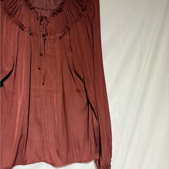 Evereve Rust Ruffle Blouse - Picture 2 of 12